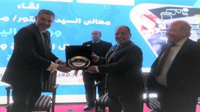 وزير المالية فى حوار مع «الصنَّاع»: أخبار سارة عن الضريبة العقارية على المصانع قريبا