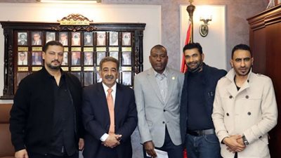 مجدي أبو فريخة يستقبل وفد الاتحاد الليبي لكرة السلة