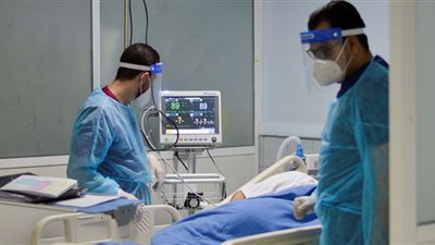 هل يعطي اختبار PCR نتيجة سلبية لدى مريض مصاب بأوميكرون؟.. طبيب يحسم الجدل