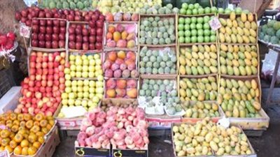 أسعار الفاكهة في الأسواق.. العنب بـ8.5 جنيه