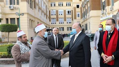 محافظ القاهرة يتفقد أول دفعة لمشروع لحوم صكوك الإطعام لعام 2022