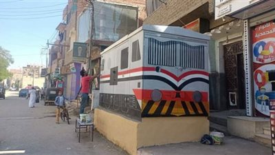 رسم مظاهر جمالية على أكشاك الكهرباء بمدينة دشنا بقنا
