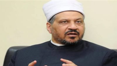 هل تجب الزكاة على المقترض وصاحب القرض أم على أحدهما؟