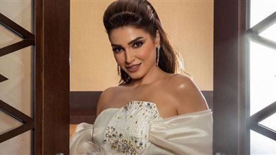 بالترتر اللامع.. روجينا تستعرض أنوثتها برفقة زوجها وفيفي عبده (صور)