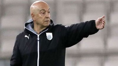 هل يضطر فيريرا إلى تغيير الاستراتيجية الدفاعية للزمالك قبل مواجهة الأهلي