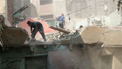 إزالة عقارين للخطورة الداهمة بالسيدة عائشة
