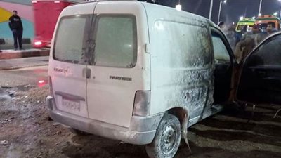 اندلاع حريق داخل سيارة بمحطة بنزين فى قنا
