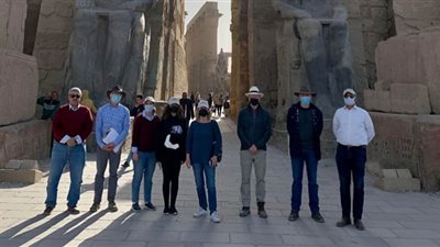 مديرة بعثة الوكالة الأمريكية للتنمية الدولية تزور مواقع التراث في الأقصر