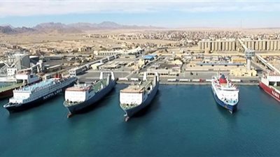 السيطرة على حريق محدود داخل ميناء سفاجا البحري