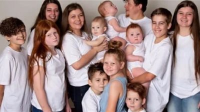 على خطى الأرياف| أمريكية تنجب 12 طفلًا وزوجها يريد المزيد