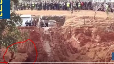 (فيديو) لحظة انهيار الجدار الملاصق لفتحة البئر التي يقبع فيها الطفل ريان