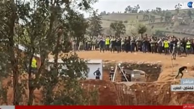 (فيديو) لحظات تحبس الأنفاس.. متران للوصول إلى الطفل ريان