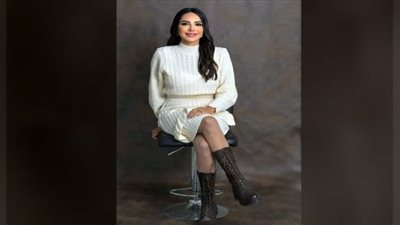 إنجى علاء تتألق في ليالي الشتاء بالصوف الناعم