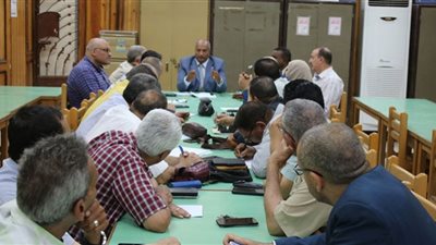 محافظ بني سويف يطمئن على الترتبيات النهائية لعقد امتحانات 18 ألف بالثانوية العامة