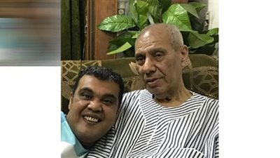 أحمد فتحي يعلن وفاة والده