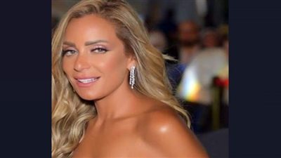 ريم البارودي تعتمد صيحة الأوف شولدر