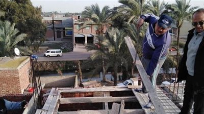 إزالة شدة خشبية مخالفة خارج الحيز العمراني في فارسكور