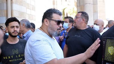 تشييع جثمان والد أحمد فتحي بمدينة 6 أكتوبر.. صور