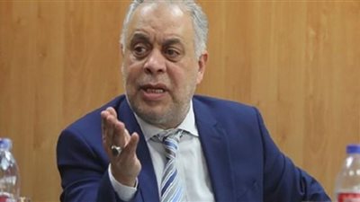 دعوى قضائية ضد نقيب الممثلين تلزمه بلجنة ضوابط إجبارية للأعمال الفنية