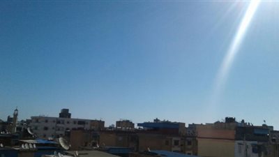 طقس دافئ وسطوع الشمس على قرى البحيرة