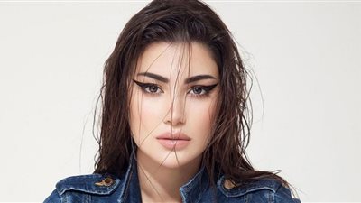 بدون بنطال.. هدى الإتربي تتحدى الشتاء عبر إنستجرام (صور)