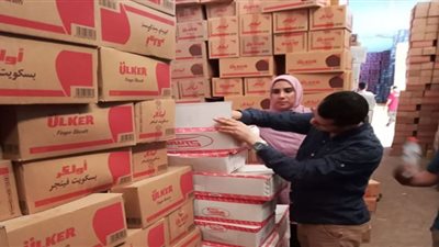 محافظ الدقهلية يحيل 159 مخالفة تموينية إلى النيابة العامة