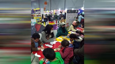 صور.. إقبال جماهيري بركن متحف الطفل في معرض القاهرة الدولي للكتاب
