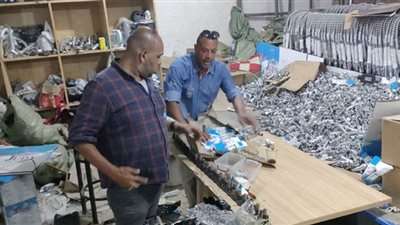 ضبط مصنع أدوات صحية ينتج خامات رديئة ويدون أسماء ماركات عليها بالجيزة