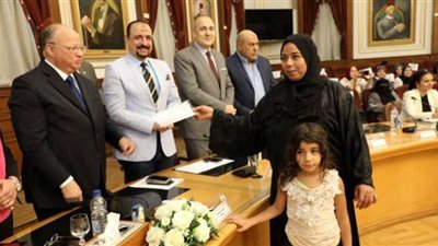 محافظ القاهرة: الدولة وضعت قضية محو الأمية على رأس أولوياتها