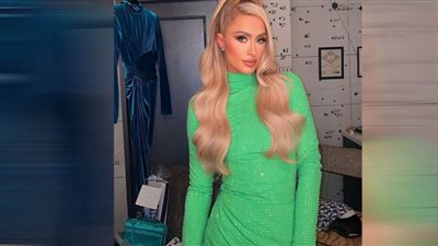 بفستان مثير..باريس هيلتون تتألق في الأسود عبر إنستجرام