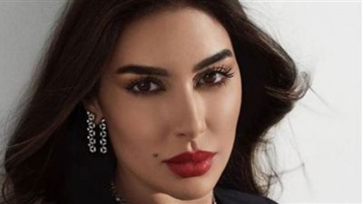 ياسمين صبري تمزج بين الاحتشام والرقي في دبي