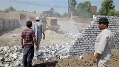 حملة لإزالة التعديات على الأراضي الزراعية وأملاك الدولة في دشنا بقنا