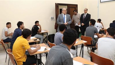 رئيس جامعة الدلتا التكنولوجية يُتابع سير اختبارات نهاية الفصل الدراسى الثانى