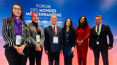 المشاركون بمنتدى 