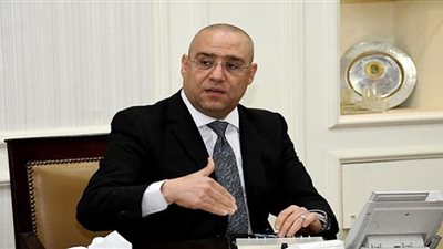 وزير الإسكان يوجه بالعمل 24 ساعة لتسليم مشروعات العاصمة الإدارية في مواعيدها