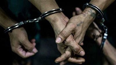 مدمنة مخدرات وشقيقها.. تفاصيل نشر فيديو عن سوء معاملة شخص بقسم شرطة