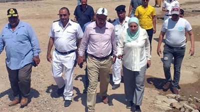 نائب محافظ القاهرة تتفقد اعمال إخلاء وإزالة عقارات ذات الخطورة الداهمة بالجبخانة