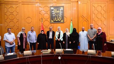 محافظ الإسماعيلية يستقبل حُجَّاج قُرعة الجمعيات الأهلية و أُسَر الشهداء| صور