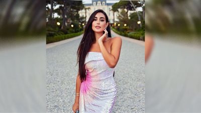 شاهد| ياسمين صبري تخطف أنظار شرطة الموضة بفستانها الأحمر والأخيرة تعلق