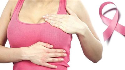 3 تغييرات جلدية مُقلقة تكشف إصابتك بسرطان الثدي.. طبيبة تحذر