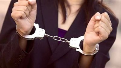 سرقتا أجهزة كهربائية.. حبس سيدتين 4 أيام على ذمة التحقيقات