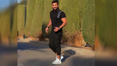 أحمد سعد يتجول في شوارع إيطاليا (صورة)