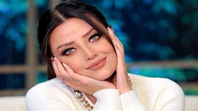 (صور) اللون الـ مُطار يعكس أناقة رضوى الشربيني في أحدث ظهور