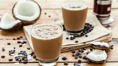 لمد الجسم بالنشاط والحيوية.. طريقة عمل مشروب لبن جوز الهند بالشوكولاتة