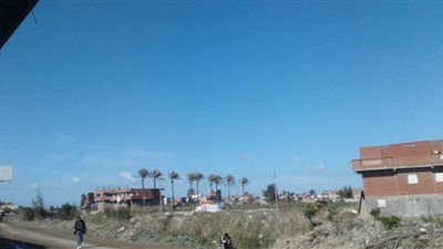 انخفاض درجات الحرارة ونشاط للرياح في البحيرة