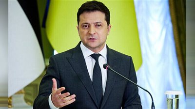 الرئيس الأوكراني ينشد أسلحة ثقيلة وعضوية من الحلفاء