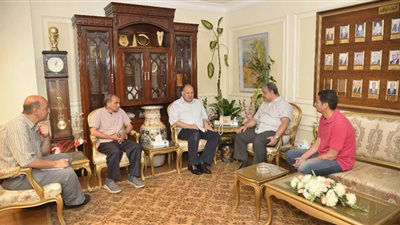 محافظ أسيوط يلتقي رئيس أكاديمية السادات للعلوم الإدارية لبحث تشغيل فرعها الجديد