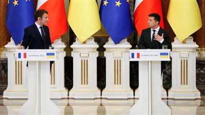 صحيفة بريطانية تكشف موقف فرنسا وألمانيا من الوضع في أوكرانيا