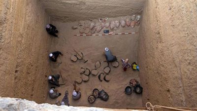الكشف عن خبيئة لمواد التحنيط في أبو صير