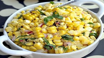 طريقة عمل سلطة الذرة بالبصل والريحان